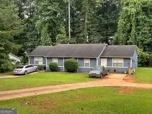 1292-4 Crystal Lake Road, College Park, GA 30349