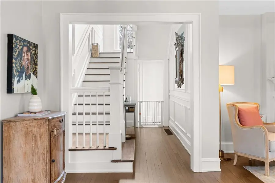 3784 Ivy Road Ne, Atlanta, GA 30342 - #3