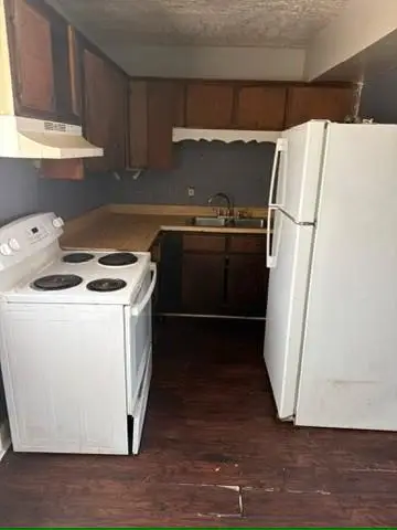 202 Elmwood Street, Warner Robins, GA 31093 - #3