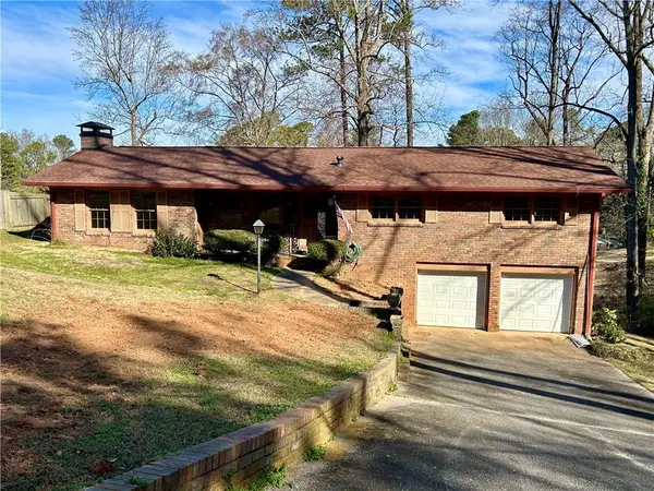 2569 Sky Lane Drive, Marietta, GA 30062
