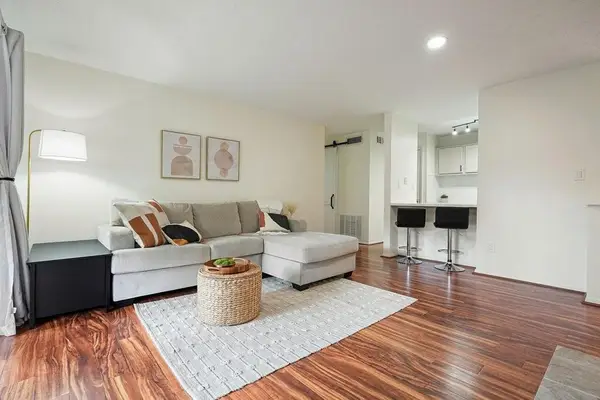 706 Cumberland Court Se, Smyrna, GA 30080