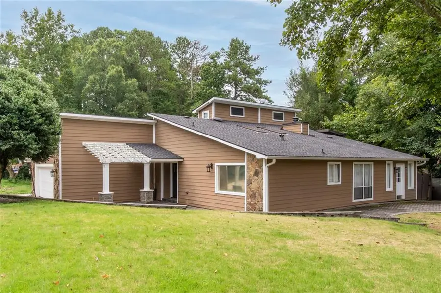 1050 Terramont Drive, Roswell, GA 30076 - #2