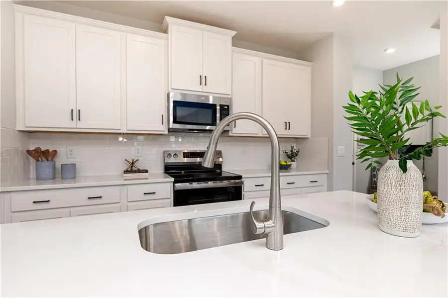 842 Leraes Way, Loganville, GA 30052 - #3