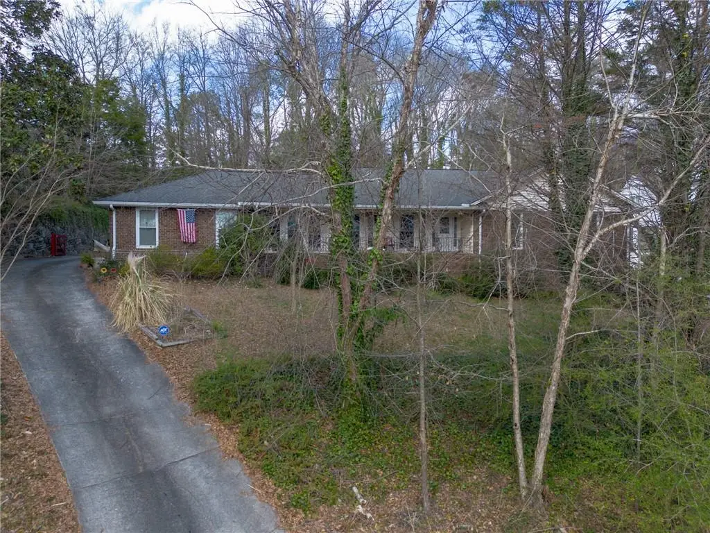 650 Riverside Road, Roswell, GA 30075 - #1