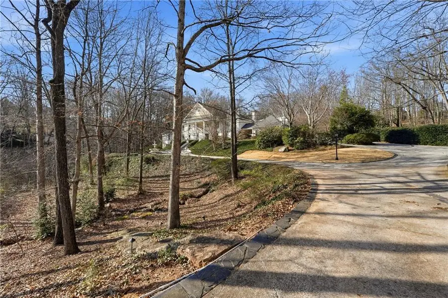 5695 Glen Errol Road Nw, Sandy Springs, GA 30327 - #2