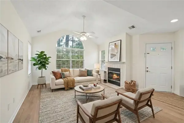 3758 NW Vineyards Lake Circle Nw #8, Kennesaw, GA 30144