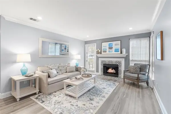 6820 Glenridge Drive #UnitC, Sandy Springs, GA 30328