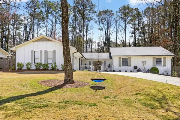 5484 Woodberry Circle, Marietta, GA 30068