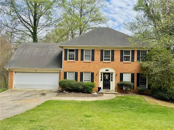 5040 Huntshire Lane Sw, Lilburn, GA 30047