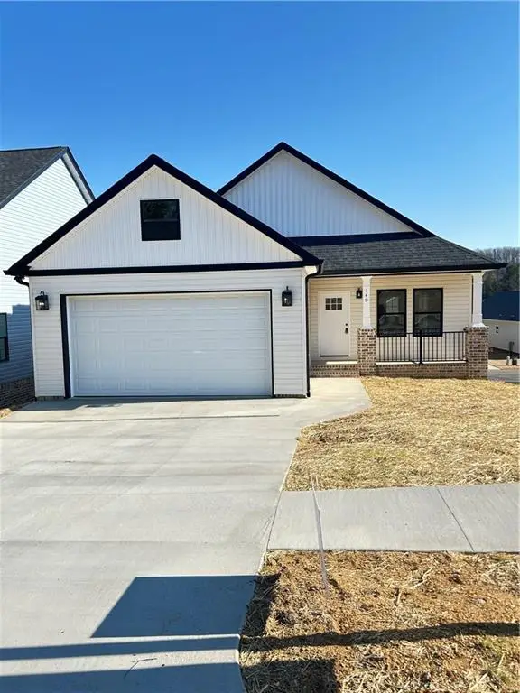 140 Washington Street, Dalton, GA 30721 - #1