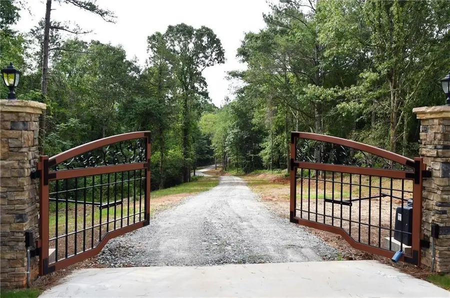 406 Mulberry Road, Winder, GA 30680 - #3