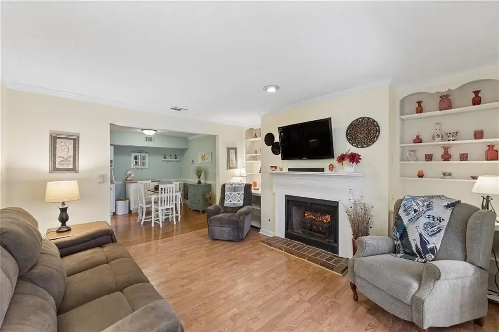 2046 Brian Way, Decatur, GA 30033 - #1