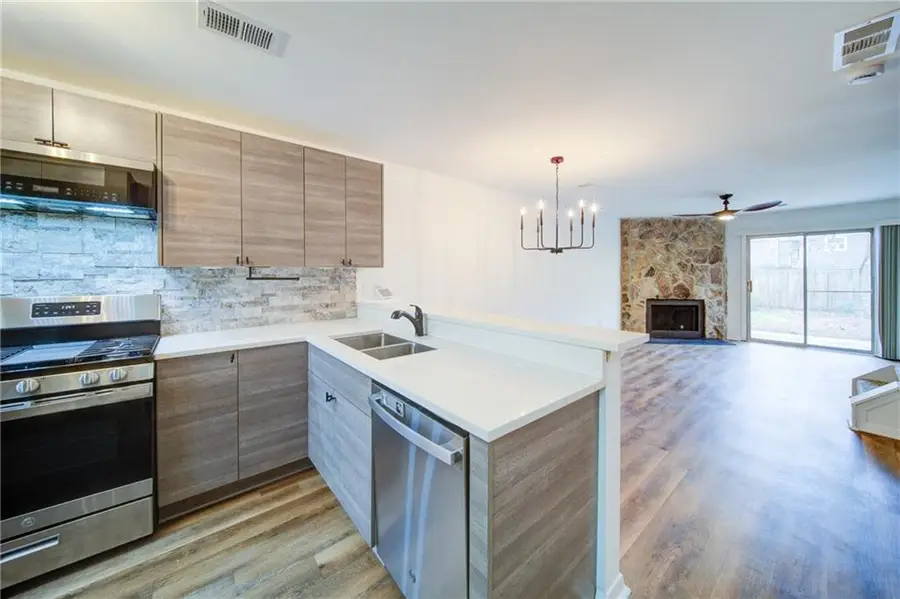 448 Prince Of Wales, Stone Mountain, GA 30083 - #2