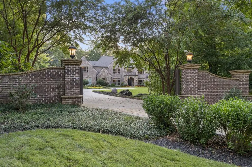 439 Tara Trail, Sandy Springs, GA 30327 - #1