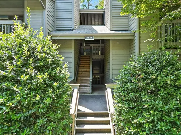 217 Tuxworth Circle, Decatur, GA 30033