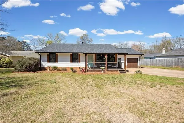 16 Windsor Way, Newnan, GA 30263