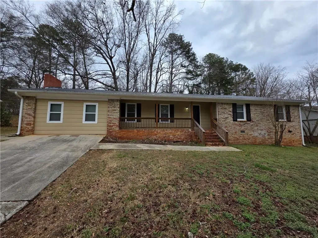 724 Country Club Dr, Monroe, GA 30655 - #1