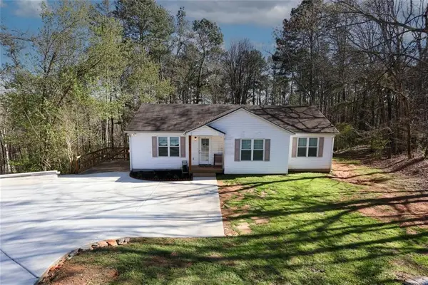 3710 Rambling Woods Drive, Loganville, GA 30052