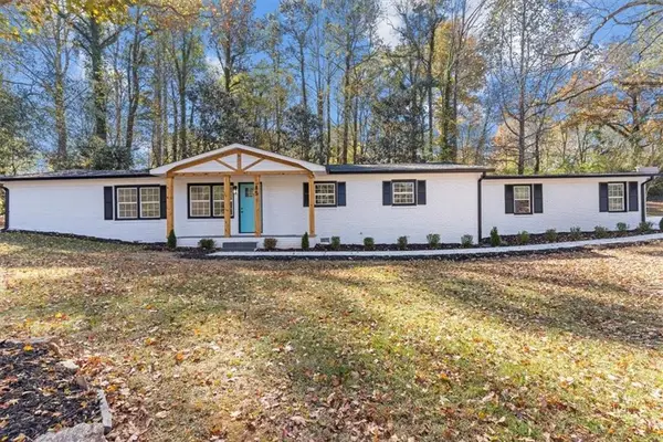 85 N Greenwood Dr, Carrollton, GA 30117