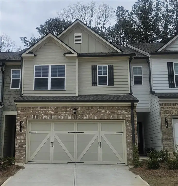 5629 Overview Drive, Flowery Branch, GA 30542 - #1