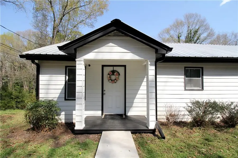 899 E Doyle Street, Toccoa, GA 30577 - #2