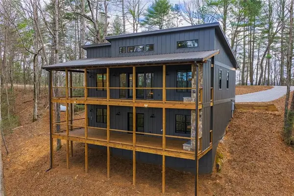 121 Indian Lane, Ellijay, GA 30540