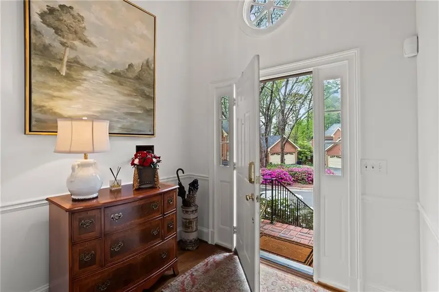 16 Ivy Chase Ne, Atlanta, GA 30342 - #2