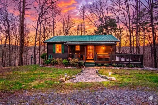 82 Dawgs Drive, Mineral Bluff, GA 30559