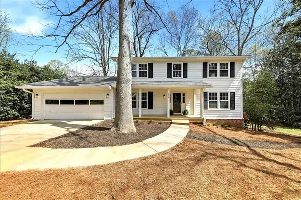 564 Deer Run Sw, Lilburn, GA 30047