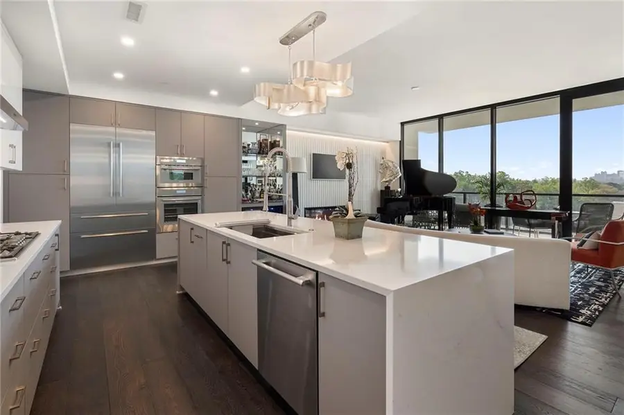 2425 Peachtree Road Ne #707, Atlanta, GA 30305 - #2