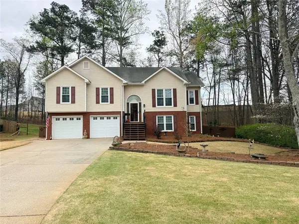 1052 SW Queensbury Run, Acworth, GA 30102