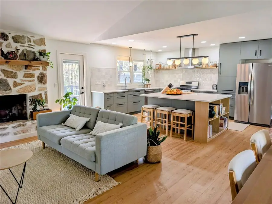 220 Burnie Road, Woodstock, GA 30188 - #2