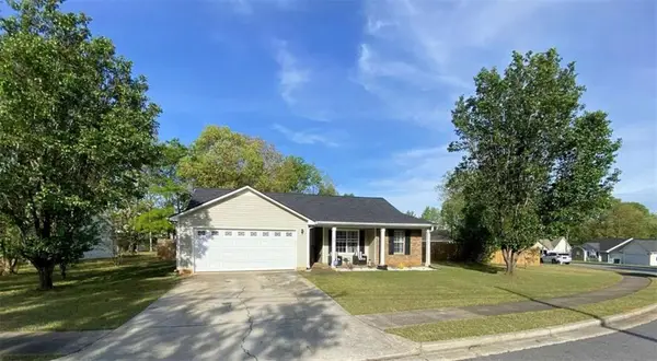 188 Waters Edge Drive, Locust Grove, GA 30248