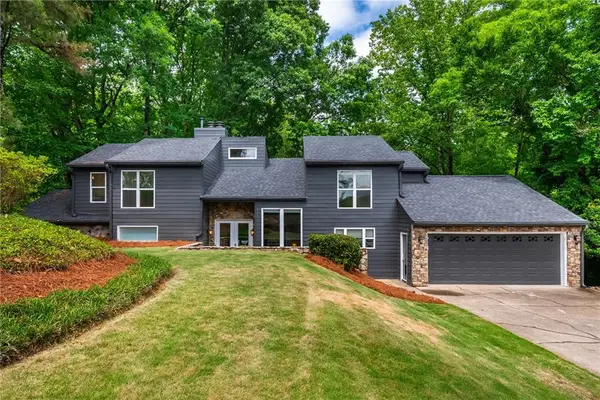 884 Oakhaven Drive, Roswell, GA 30075
