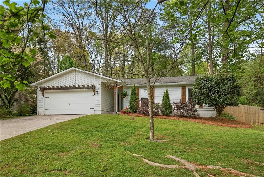 825 Lake Forest Circle, Roswell, GA 30076 - #1