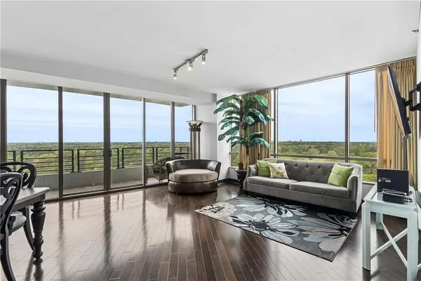 700 Park Regency Place Ne #2002, Atlanta, GA 30326