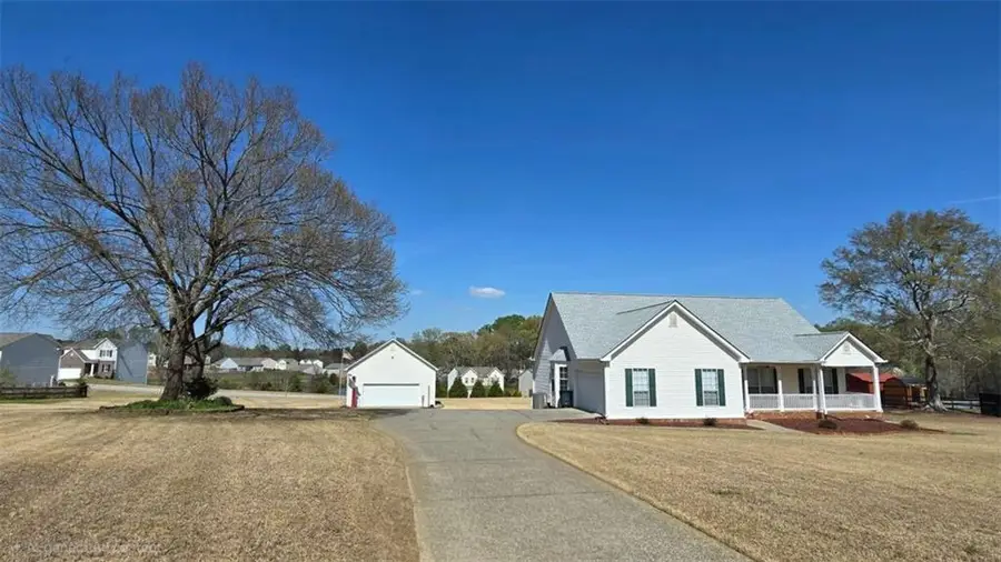 352 Olde Wick Trail, Hoschton, GA 30548 - #2