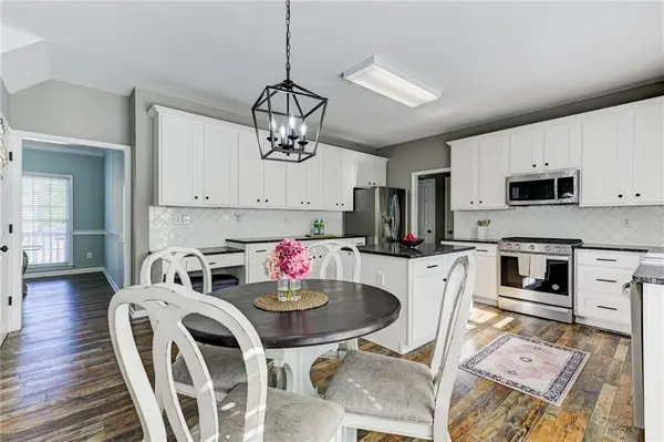 185 Amberbrook Circle, Grayson, GA 30017