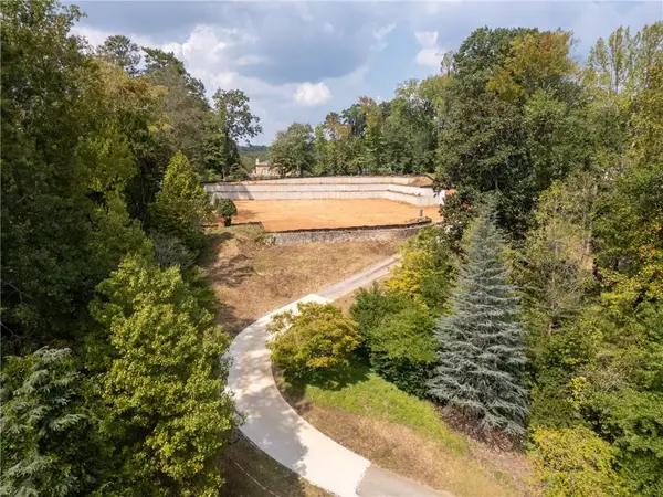 655 Fairfield Road Nw, Atlanta, GA 30327