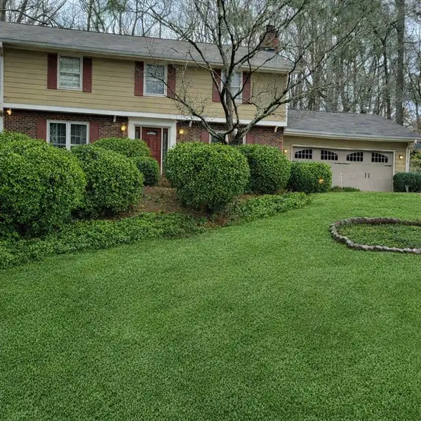 9870 Robinwood Lane, Roswell, GA 30075