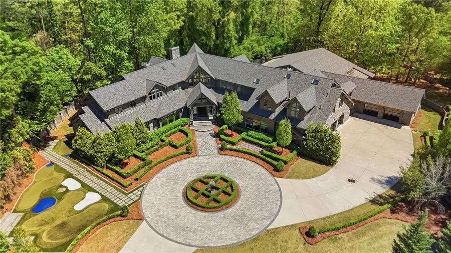 2883 W Roxboro Road Ne, Atlanta, GA 30324 - #2