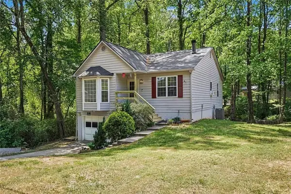 8087 Flamingo, Jonesboro, GA 30238