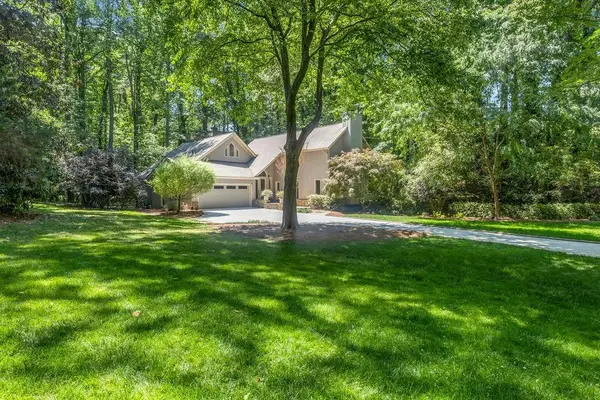 1061 Winding Branch Circle, Dunwoody, GA 30338