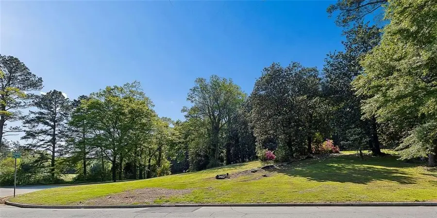 549 Broadland Road Nw, Atlanta, GA 30327 - #2