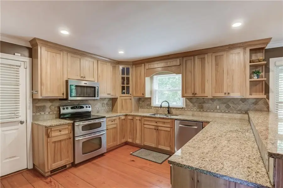 3438 Clarks Bridge Crossing, Gainesville, GA 30506 - #3
