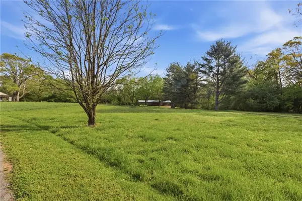 6668 Belton Bridge Road, Lula, GA 30554