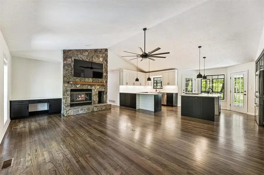 190 Red Coat Pass, Jasper, GA 30143 - #2