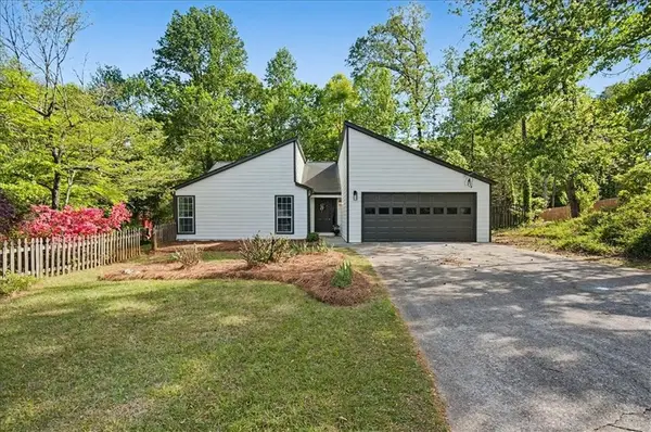 5985 Bayside Drive Nw, Acworth, GA 30101