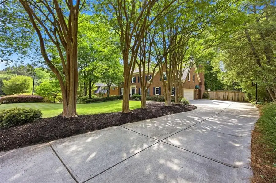 7525 S Spalding Lake Drive, Sandy Springs, GA 30350 - #3