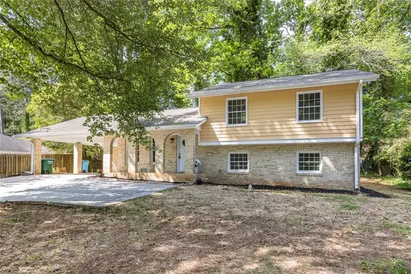 383 Ben Avenue Sw, Lilburn, GA 30047